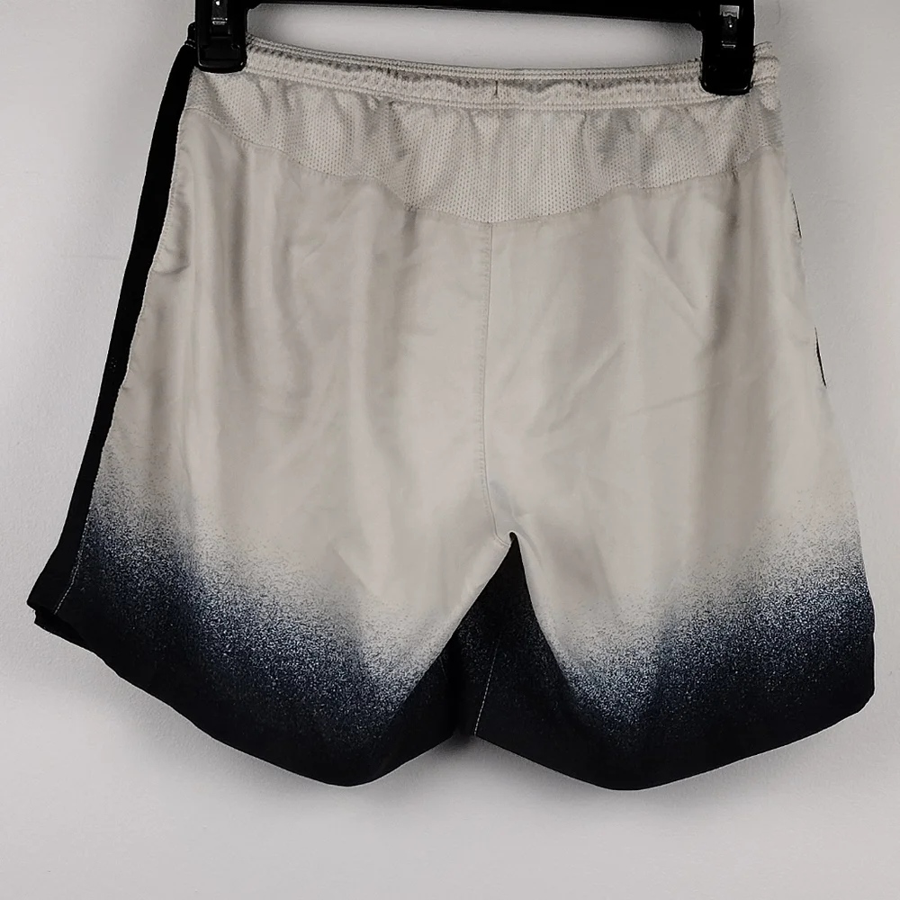 Nike DRI Fit Shorts - Picture 2 of 4